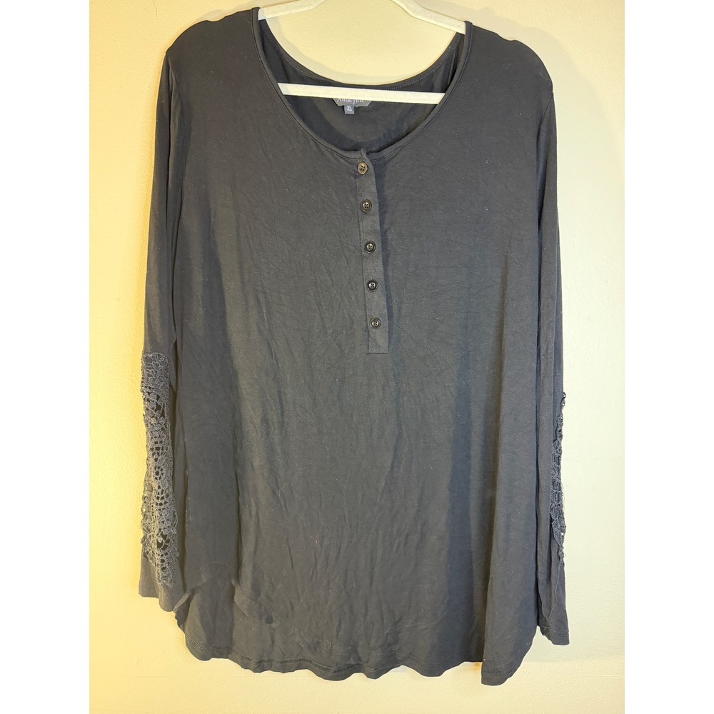 Amaryllis Black Crochet Lace Sleeve Henley Top Y2K Boho Goth Long Sleeve Size 10
